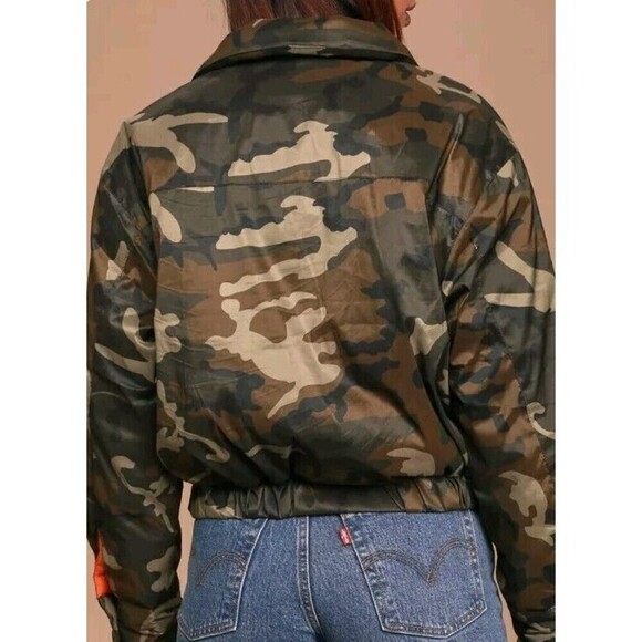 Lulus In Plain Sight Green Camo Print Puffer Bomber Jacket Women’s Size S VGUC - Picture 2 of 12